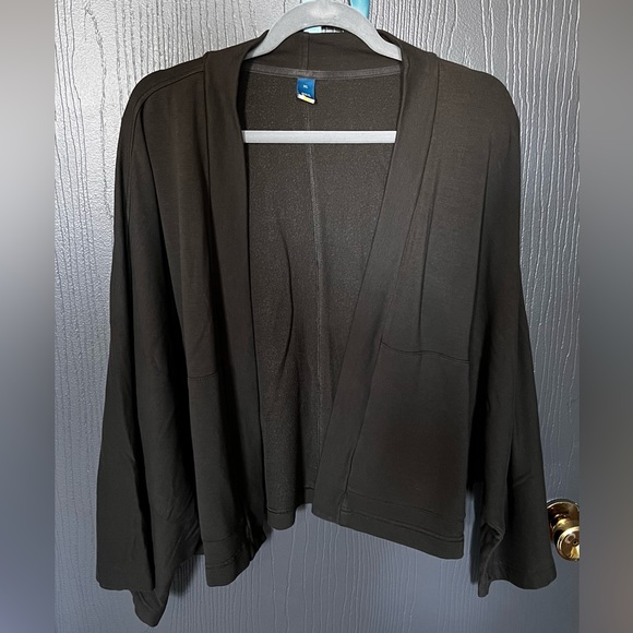 Old Navy Sweaters - Old Navy Active Cropped Kimono-style Open Cardigan-Green